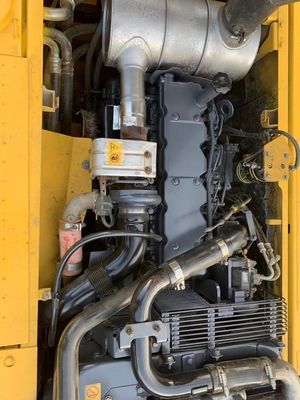 6.7L Displacement 134kw Komatsu PC220-8 22T รถขุดมือสอง ผู้ผลิต