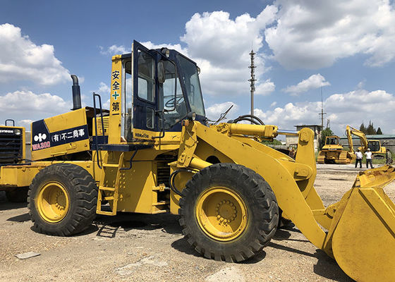 Displacement 5.9L Komatsu WA300 รถตักล้อยางหน้า ผู้ผลิต