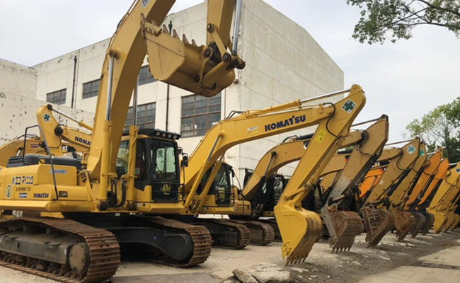 รัศมีการขุดสูงสุด 9.09m 22000kgs PC220 รถขุดโคมัตสุรุ่นเก่า 0